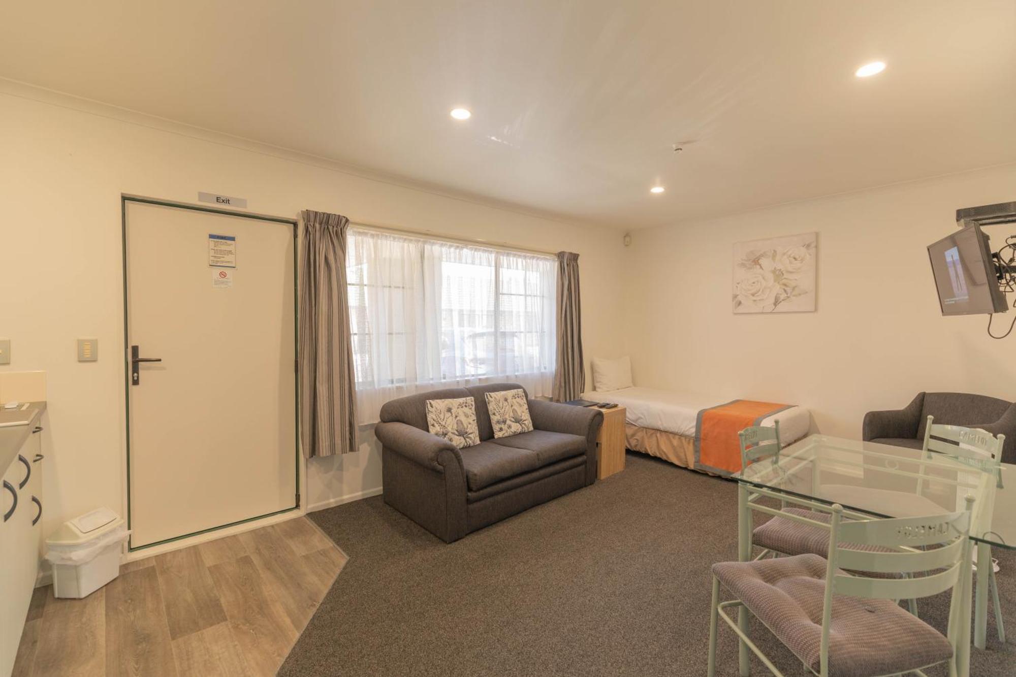 Camelot Motor Lodge And Conference Centre パーマストンノース エクステリア 写真